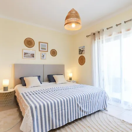 Vista Das Ondas Olhos Agua Charming Flat 奥霍斯德古阿